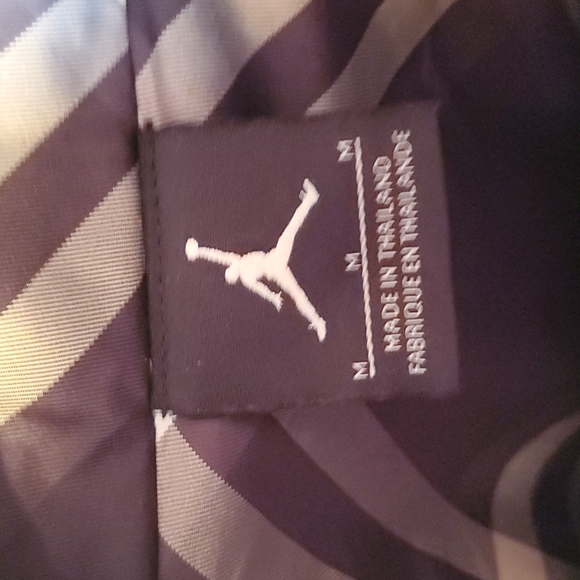 EUC Air Jordan jacket windbreaker size medium gray black white checkered - Picture 4 of 7